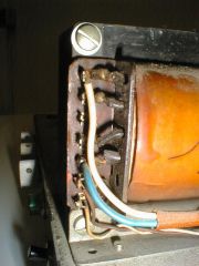 151 Philips VE1325-01 Seitenansicht Detail Ausgangsübertrager sekundär.jpg