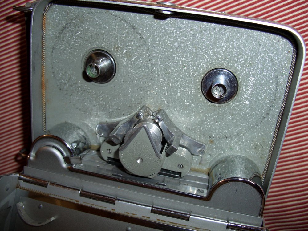 Zeiss Ikon Movikon 8 Modell 1-1.JPG