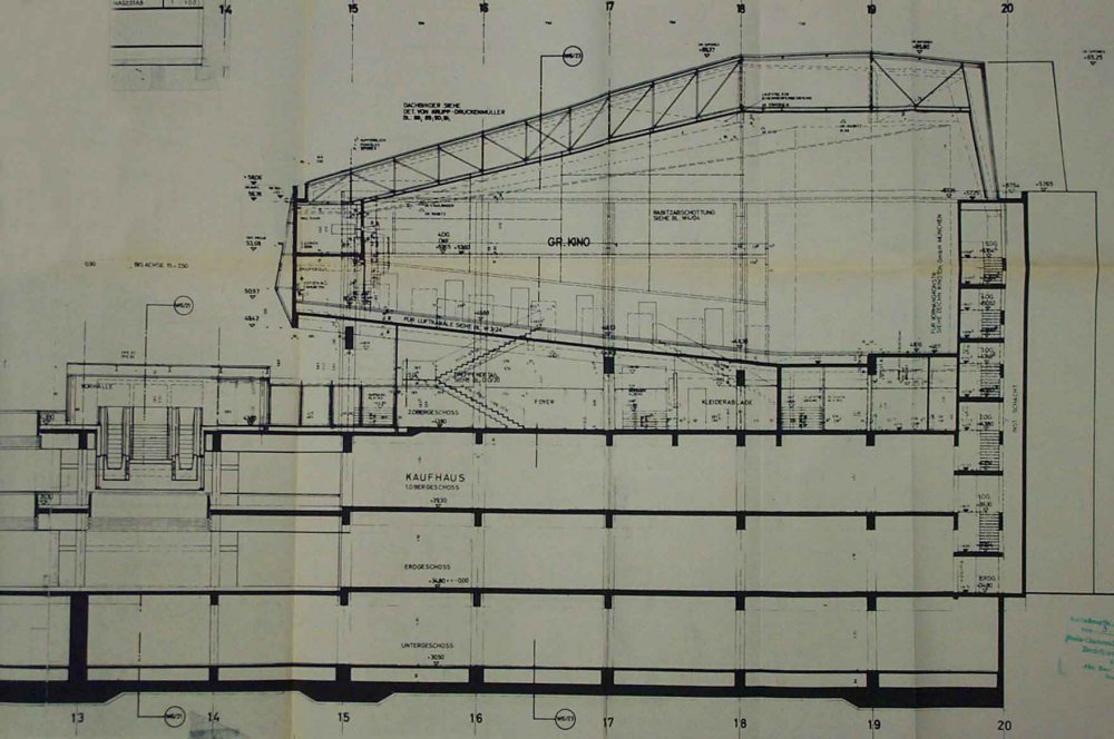 Saal-Querschnitt Royal 1, scharf. kompr.retuch.Original.jpg