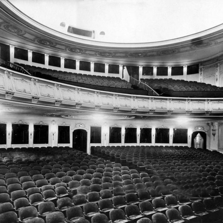 Gloria Palast, Saalfoto.jpg