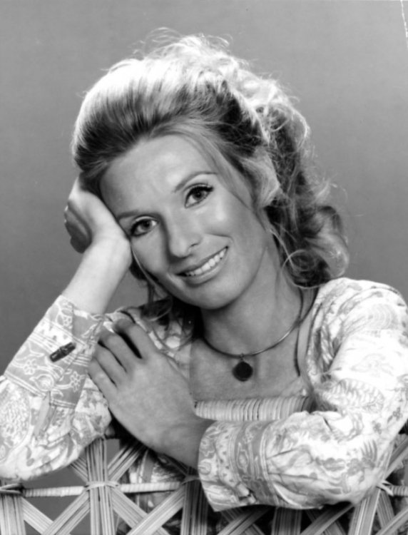 Cloris_Leachman_1970.jpeg