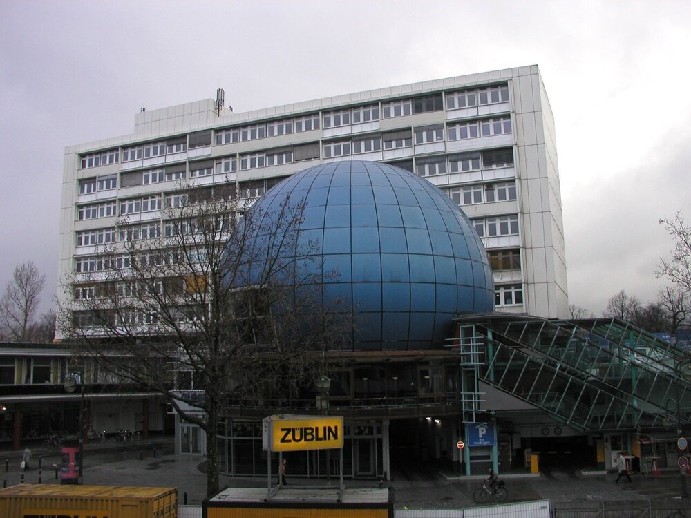 Blauekugel in Berlin.jpg