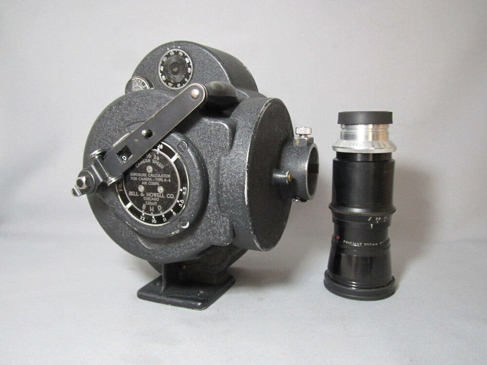 3_35MM_FILM_BELL_HOWELL_EYEMO_ARMY_HAND_CRANKED_MOVIE_CAMERA__46220.thumb.jpg.01879d23aa89c2e15f4e16443cbb5b25.jpg